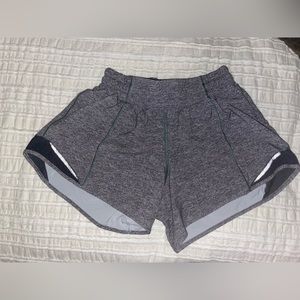 Lululemon Hotty Hots || Gray || Size 2, 4”